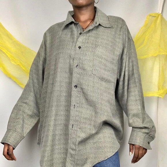 Printed Floral Pattern Button Up - Picture 6 of 8